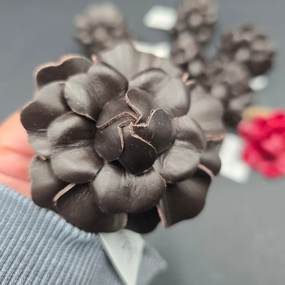 Juliska Leather Flower Napkin Rings Set of 12 Brown Red Jute Wrapped Rustic New